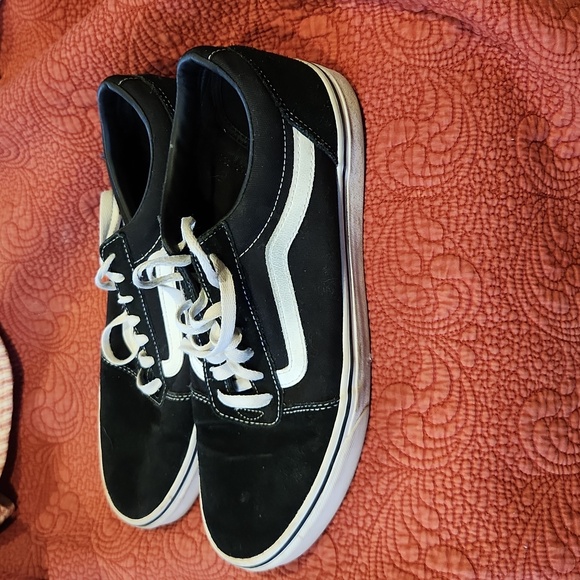 Vans - Picture 1 of 5
